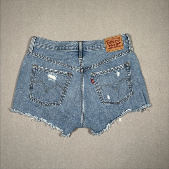 Levi’s 501 Denim Jean Shorts Women's Size 29 Blue Button Fly Cut Off Distressed - Picture 13 of 14